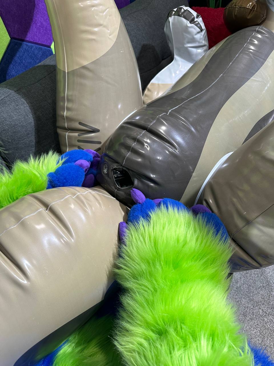 Xivy Inflatable Wolf (With SPH)