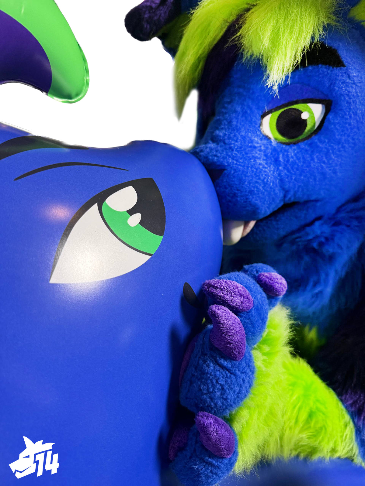 7' Nido Bunny Deluxe Inflatable (Fully Lapped) PREORDER