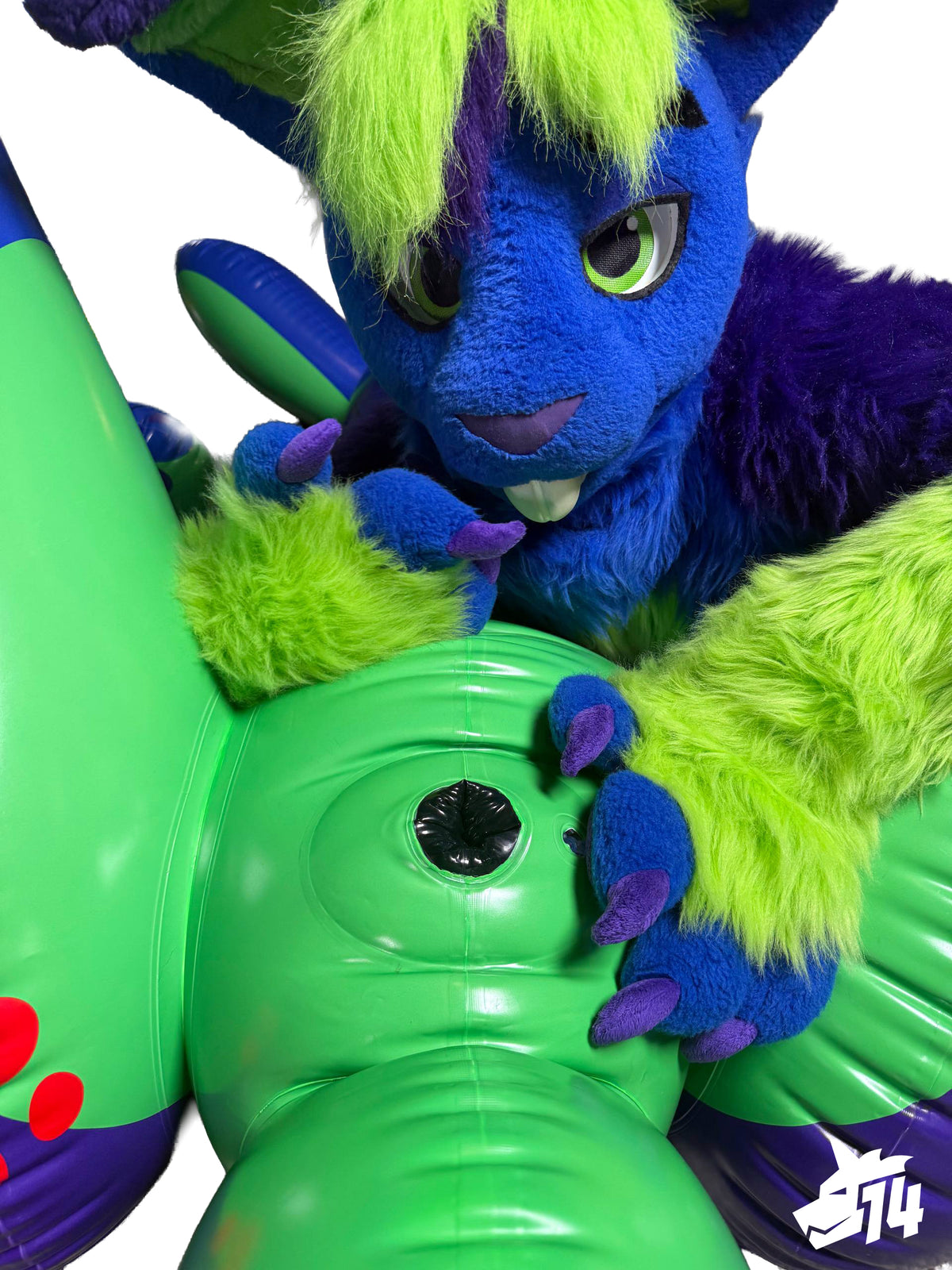 7' Nido Bunny Deluxe Inflatable (Fully Lapped) PREORDER